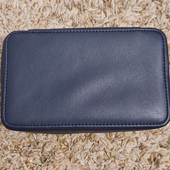 Missoni × Delta Navy Chevron cosmetic travel case - Picture 2 of 5